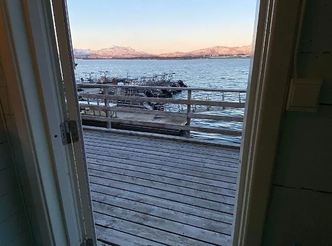 Lofotbua Semesterbostad