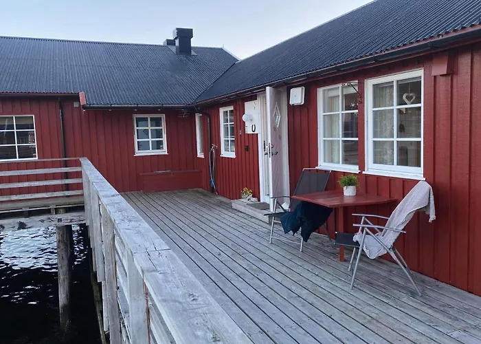 Semesterbostad Lofotbua